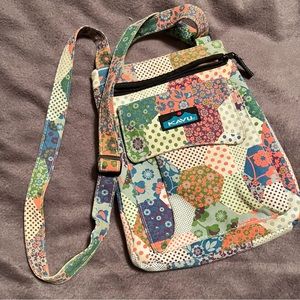 Kavu Keeper Floral Patchwork Small Crossbody Bag Casual Outdoor.